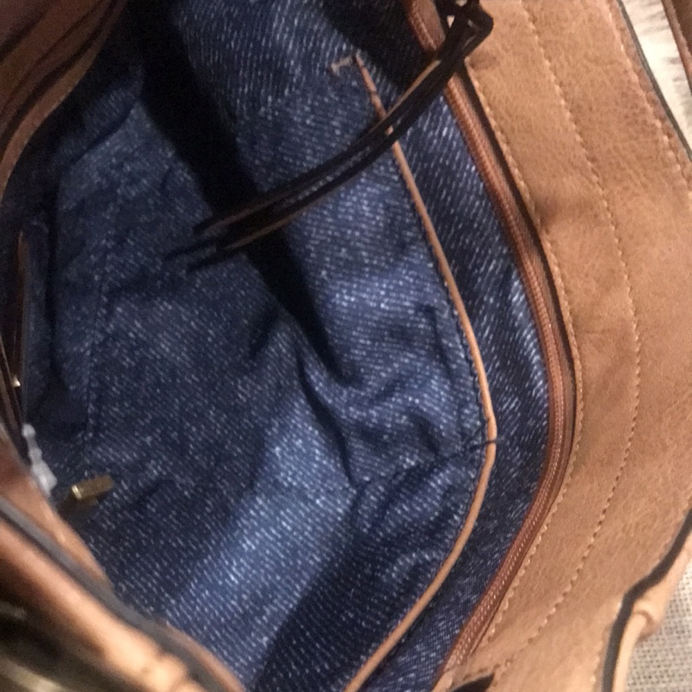 Moda Luxe Hobo CrossbodyHand Bag - Picture 6 of 15